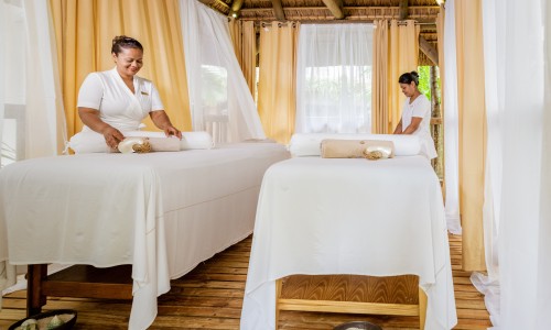 Victoria Beachcomber Resort & Spa